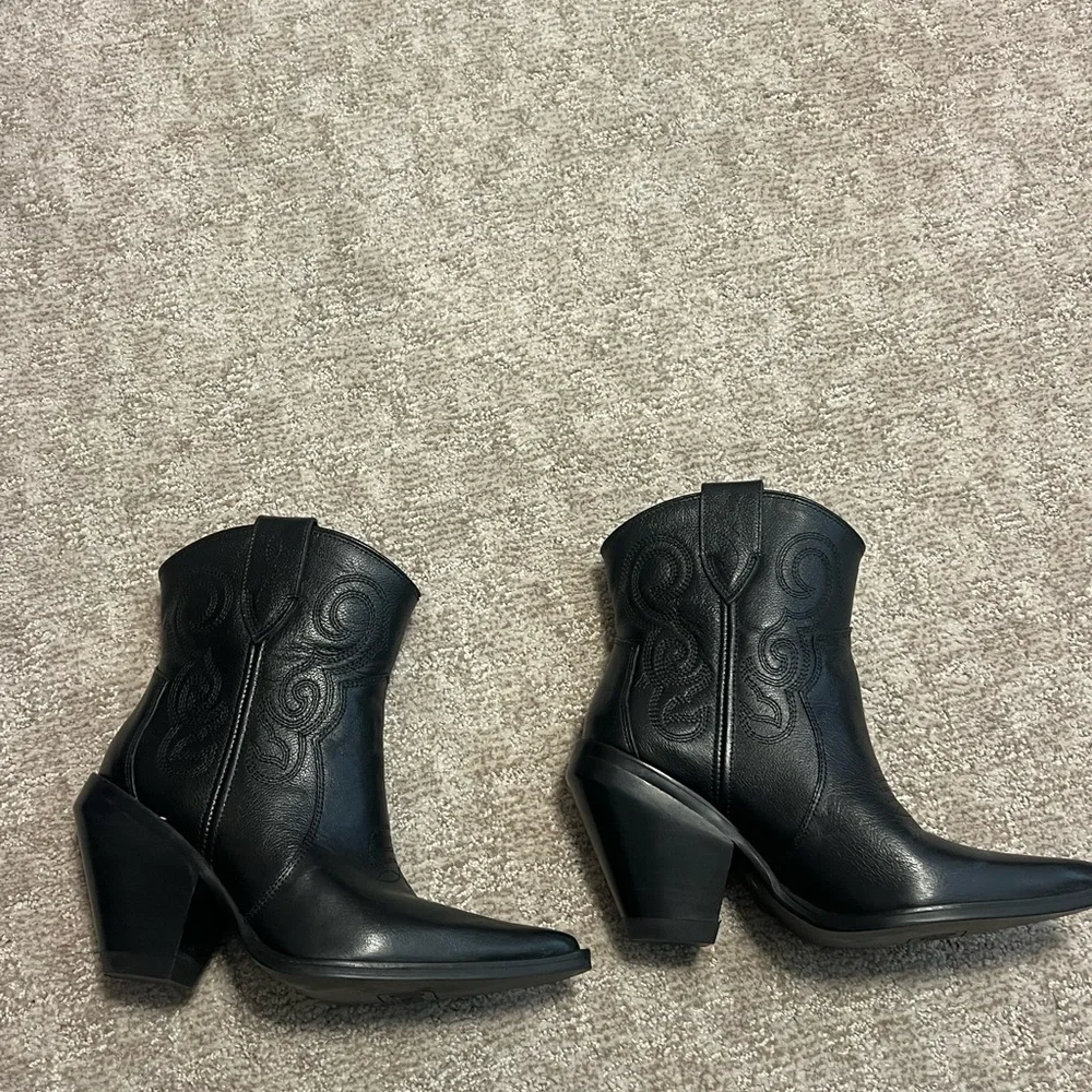 Boot Barn Boots (Women’s) - Picture 3 of 6